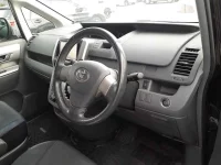 Toyota VOXY лот № 30419 оценка R  с аукциона в Японии 6