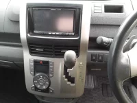 Toyota VOXY лот № 30419 оценка R  с аукциона в Японии 8