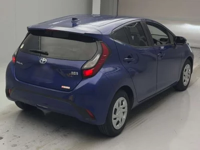Toyota AQUA  с аукциона в Японии