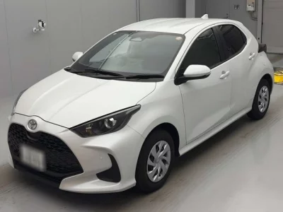 Toyota YARIS  с аукциона в Японии