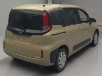 Toyota SIENTA лот № 210 оценка R  с аукциона в Японии 1