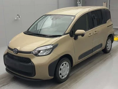 Toyota SIENTA  с аукциона в Японии