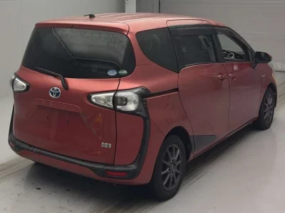 Toyota SIENTA  с аукциона в Японии