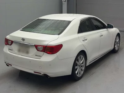 Toyota MARK X  с аукциона в Японии
