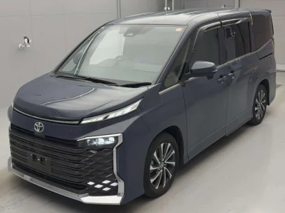 Toyota VOXY  с аукциона в Японии
