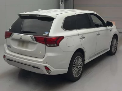 Mitsubishi OUTLANDER PHEV