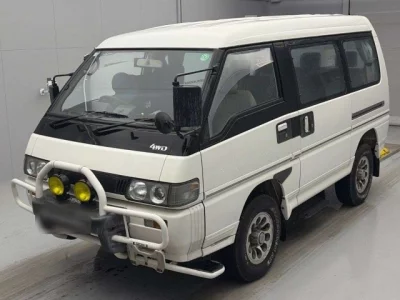 Mitsubishi DELICA WAGON