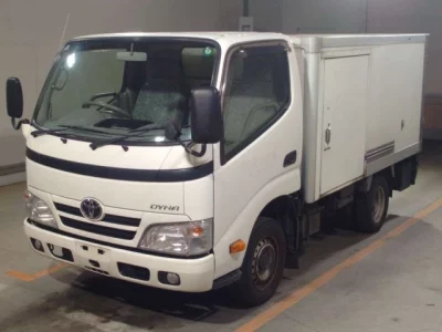 Toyota DYNA  с аукциона в Японии