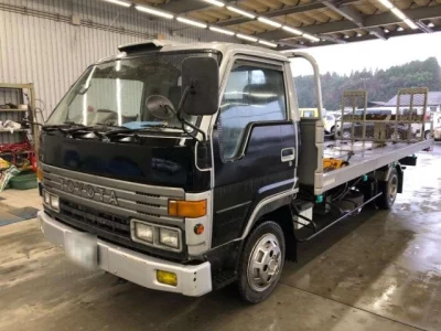 Toyota DYNA  с аукциона в Японии