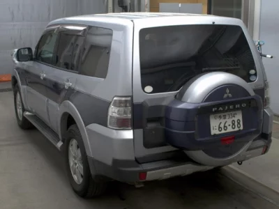 Mitsubishi PAJERO