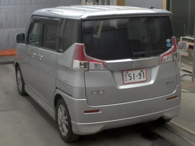 Mitsubishi DELICA D2