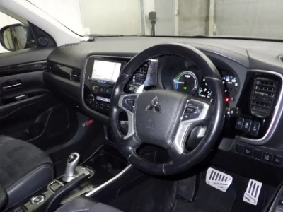 Mitsubishi OUTLANDER PHEV