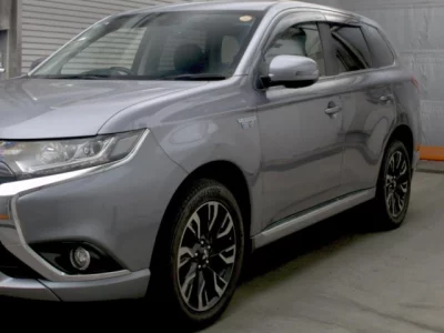 Mitsubishi OUTLANDER PHEV