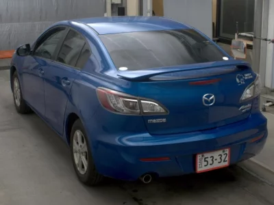 Mazda AXELA  с аукциона в Японии