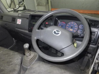 Mazda TITAN  с аукциона в Японии