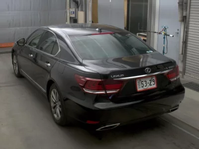 Lexus LS