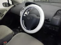 Toyota VITZ лот № 2037 оценка 3  с аукциона в Японии 2