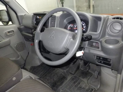 Mitsubishi MINICAB VAN