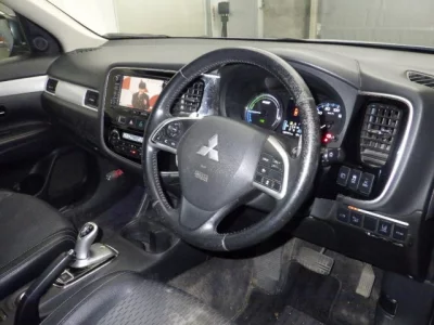 Mitsubishi OUTLANDER PHEV