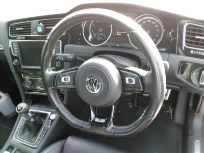 Volkswagen GOLF  с аукциона в Японии