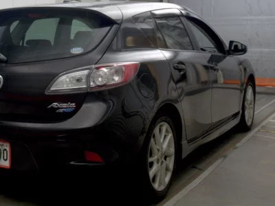 Mazda AXELA  с аукциона в Японии