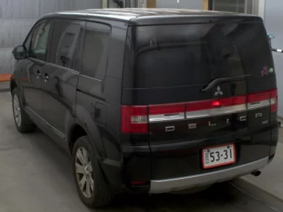 Mitsubishi DELICA D5