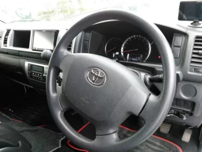 Toyota HIACE VAN  с аукциона в Японии