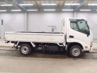 Toyota DYNA лот № 3052 оценка 3.5  с аукциона в Японии 2