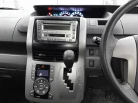 Toyota NOAH лот № 5514 оценка R  с аукциона в Японии 8