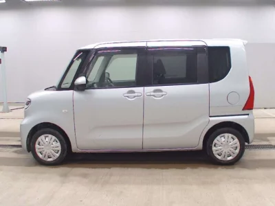 Daihatsu TANTO  с аукциона в Японии