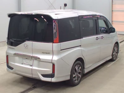 Honda STEP WAGON  с аукциона в Японии