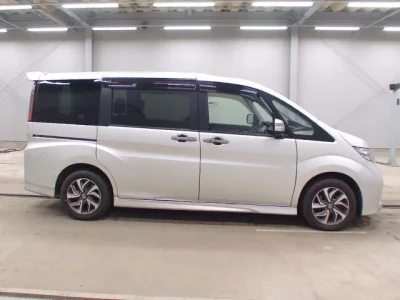 Honda STEP WAGON  с аукциона в Японии