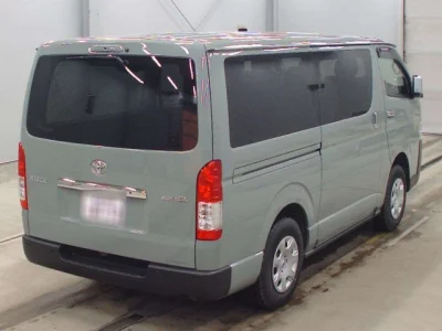 Toyota HiAce Van