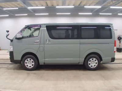 Toyota HiAce Van