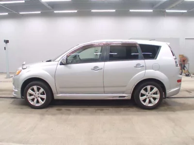 Mitsubishi OUTLANDER  с аукциона в Японии