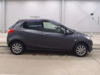 Mazda DEMIO лот № 5548 оценка 3.5  с аукциона в Японии 2