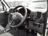 Mitsubishi MINICAB MIEV лот № 39 оценка 3.5  с аукциона в Японии 6
