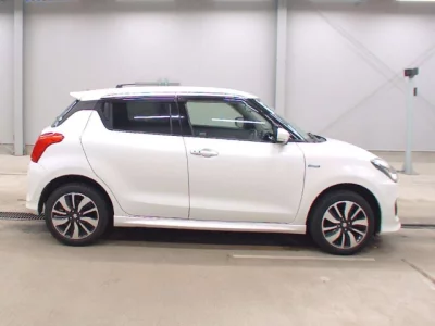 Suzuki SWIFT  с аукциона в Японии