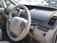 Toyota NOAH лот № 5551 оценка 3.5  с аукциона в Японии 6