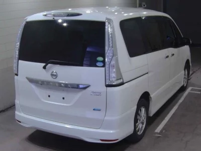 Nissan SERENA  с аукциона в Японии