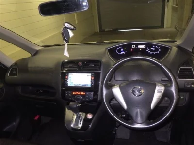 Nissan SERENA  с аукциона в Японии