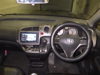 Honda STREAM  с аукциона в Японии
