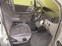 Toyota VOXY лот № 1006 оценка R  с аукциона в Японии 3