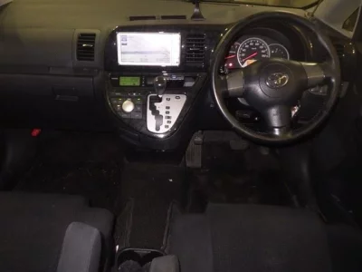 Toyota WISH  с аукциона в Японии