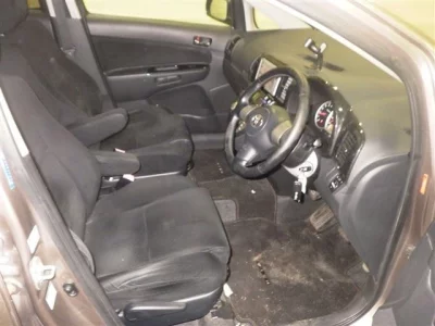 Toyota WISH  с аукциона в Японии