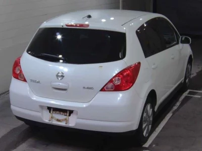 Nissan TIIDA  с аукциона в Японии