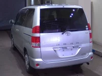 Toyota NOAH лот № 1040 оценка R  с аукциона в Японии 5