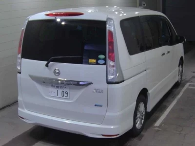 Nissan SERENA  с аукциона в Японии