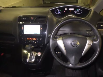 Nissan SERENA  с аукциона в Японии
