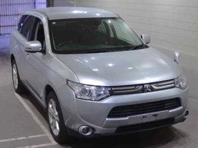 Mitsubishi OUTLANDER  с аукциона в Японии